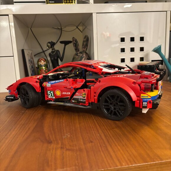 Lego technic 42125 Ferrari 488 gte - Picture 4 of 4